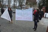 Demonstracja członków KOD-u podczas wizyty prezydenta w Żaganiu 