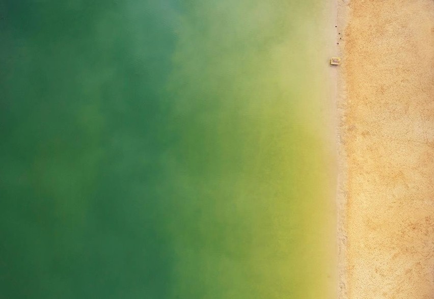 Marzec

Arturówek. Plaża nad stawem