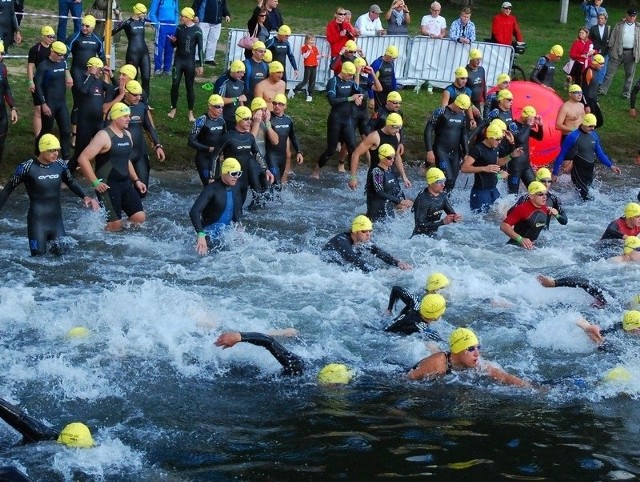 Czwarty Panasonic Evolta Triathlon w Borównie w 2011 roku zgromadził na starcie ponad 200 uczestników
