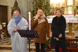 Bożonarodzeniowy Koncert w Czerwinie. 10.12.2023 zaśpiewali: Jakub Milewski, Olga Bończyk i Marta Burdynowicz