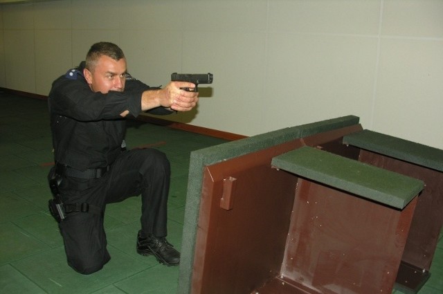 - W każdą środę strzelnica jest otwarta dla naszych policjantów - zachęca Dariusz Stępień.