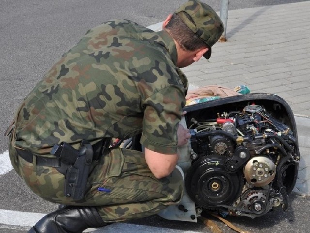 Zatrzymany silnik motorówki.