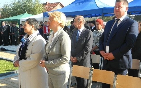 Na uroczystość zostały zaproszone minister Beata Oczkowicz (z prawej) i wójt Maria Kasperek.