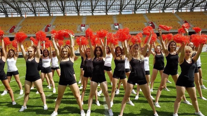Tancerze „Szału” wystąpili na Superfinale Ligi Futbolu...