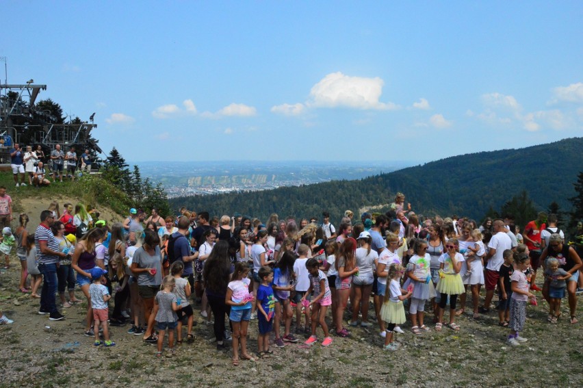 Holi Festival w Myślenicach. Kolorowe proszki w powietrzu [ZDJĘCIA]