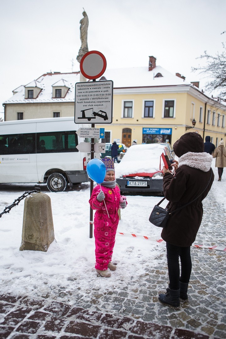 Orszak Trzech Króli przeszedł ulicami Tarnowa [ZDJĘCIA]