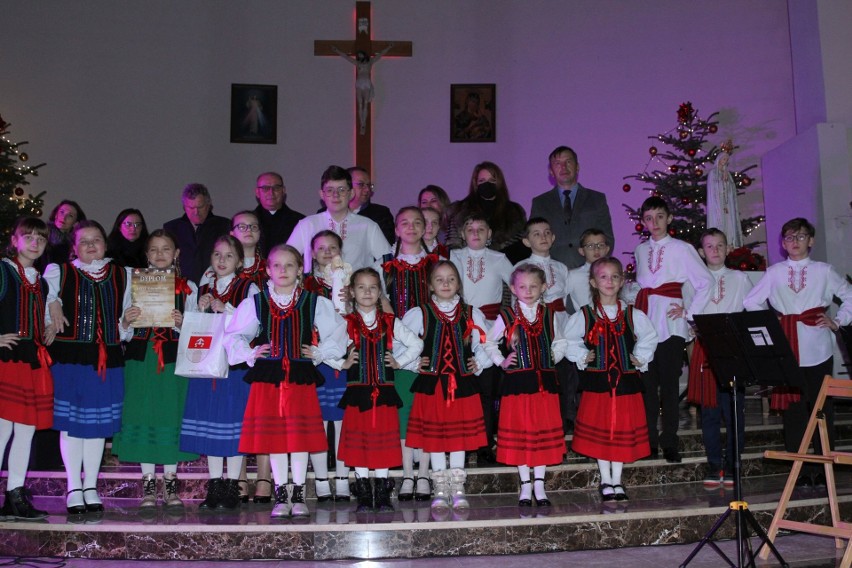 Koncert kolęd i pastorałek w Bęczkowie. >>>Więcej zdjęć na...