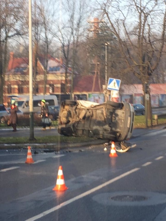 Zdarzenie na rondzie Matecznego uwieczniła na zdjęciach Pani Małgorzata