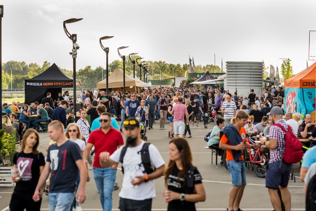 Na esplanadzie stadionu stanie około 70 stoisk polskich browarów serwujących piwa w wielu stylach i smakach. Nie zabraknie oczywiście producentów z Wrocławia