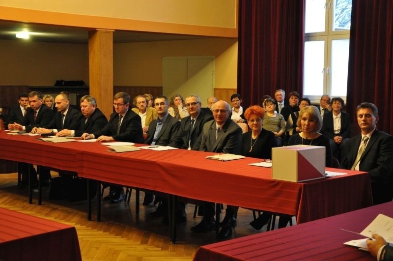 Pierwsza sesja rady miejskiej w Oleśnie...