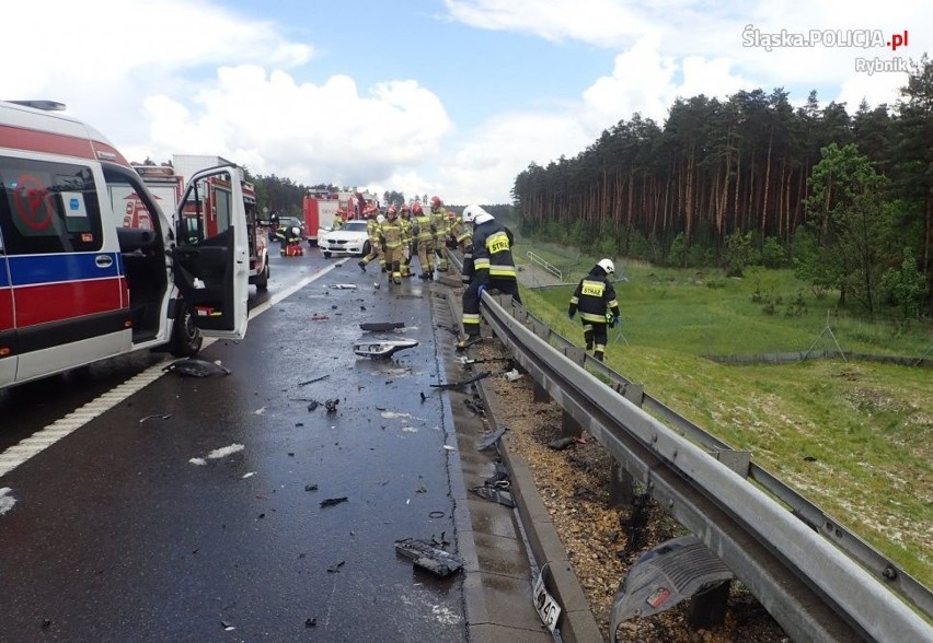 Śmiertelny wypadek na autostradzie A1 między węzłąmi Rybnik...