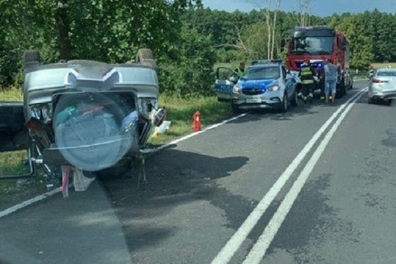 Do groźnego wypadku doszło w niedzielne popołudnie na drodze...