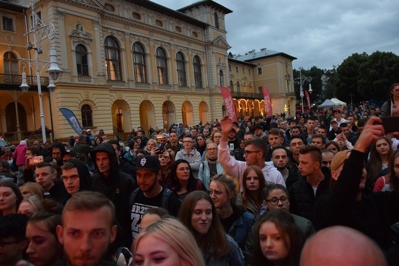 Powitanie Lata w Krynicy-Zdroju: Renata Przemyk i O.S.T.R. na scenie [ZDJĘCIA]