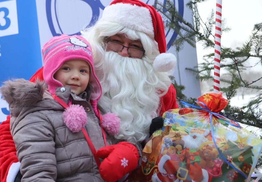 Świąteczny Bieg, Bieg Elfa, Gwiazdkowe Morsowanie i wizyta Mikołaja na Świątecznej Piątce z Morsowaniem w Borkowie. Zobaczcie zdjęcia