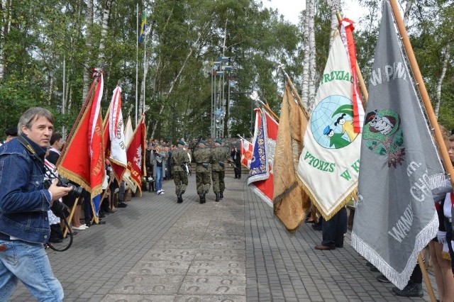 Co roku pod pomnikiem ułanów w Krojantach są uroczystości patriotyczno-religijne