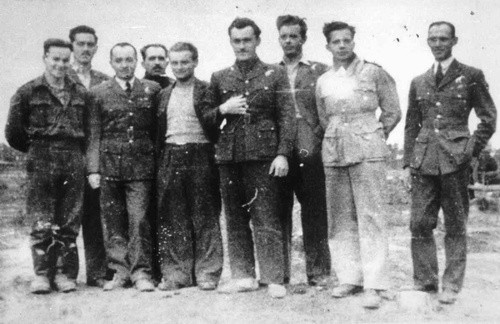 Polscy lotnicy RAF, jeńcy z Żagania. W stalagu było ich około setki