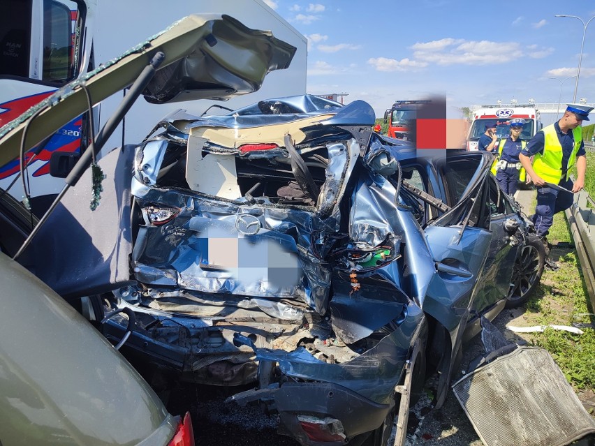 Wypadek na S8. W Niegowie 6.06.2022 zderzyło się sześć samochodów! Zdjęcia