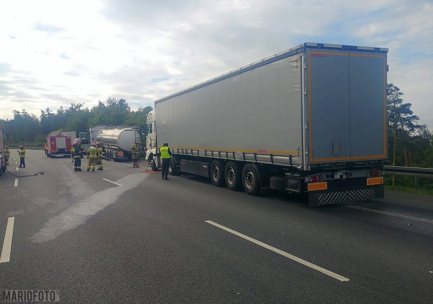 Wypadek na autostradzie A4 w rejonie Góry św. Anny. Ciężarówka uderzyła w cysternę z alkoholem