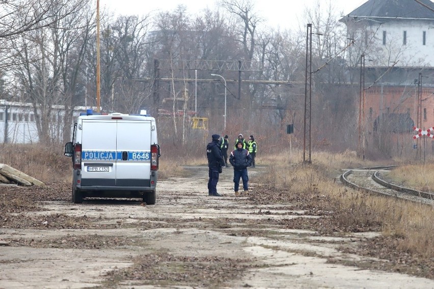 Pożar wagonów kolejowych na bocznicy, w pobliżu ulicy...