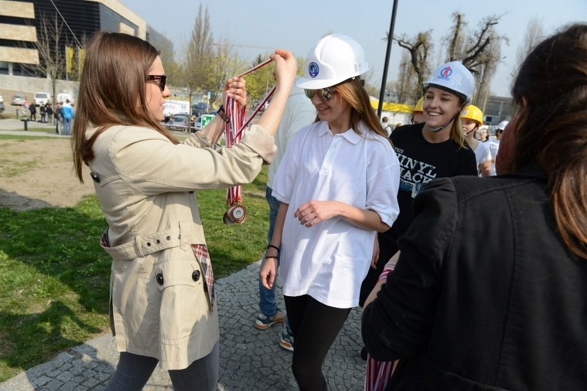Bieg w kasku 2014: Dziewczyny promują Politechnikę Poznańską