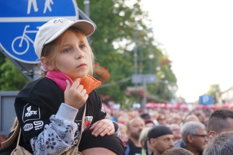 Momentami mogło się wydawać, że w festiwalowych koszulkach...