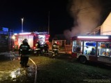 Tragedia w Przewozie. W spalonym budynku znaleziono zwęglone zwłoki.  Prokuratura wszczęła postępowanie