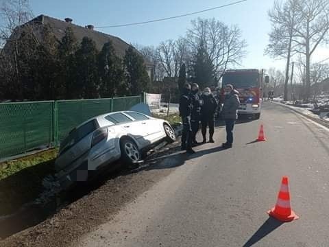 W Pobiedniku Małym doszło do wypadku - zderzenia samochodu...