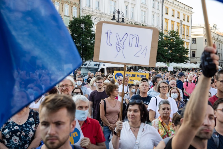 Protest na Rynku w obronie TVN