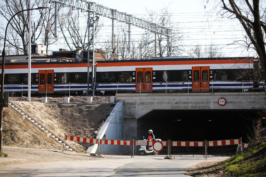 Kraków. Opóźnia się otwarcie przejazdu pod wiaduktem na ul. Łokietka