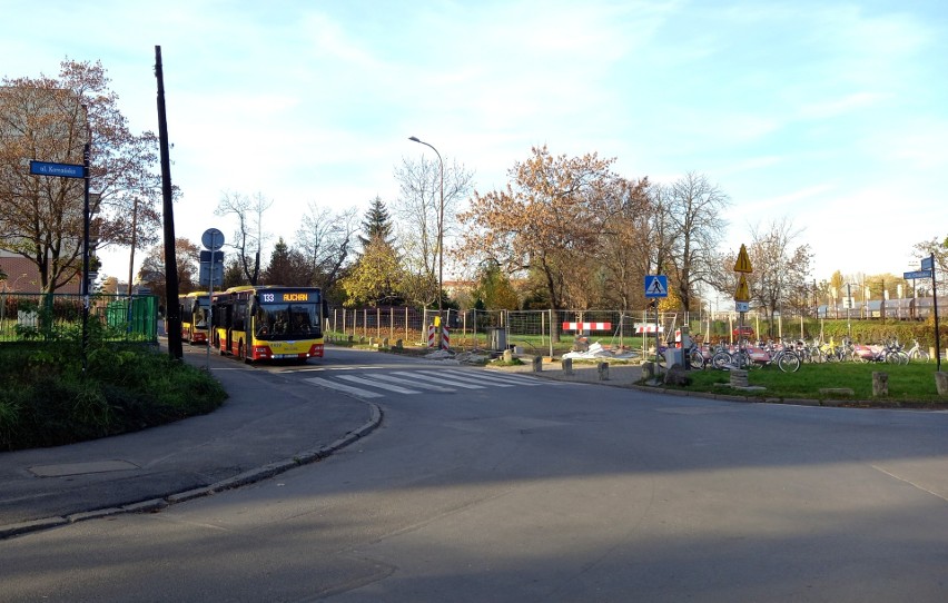 Spękana nawierzchnia ul. Chińskiej i Centralnej wymaga...