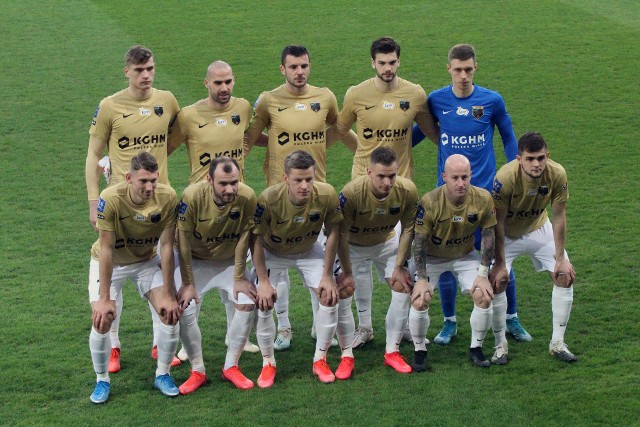 Częścią obchodów 75-lecia KGHM Zagłębia Lubin była gra piłkarzy w przygotowanych specjalnie na tę okoliczność złotych koszulkach