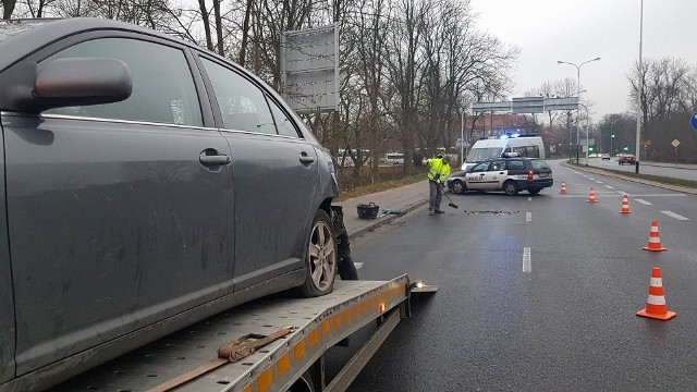 Na Krakowskiej w Łodzi pijany kierowca uciekł z miejsca wypadku