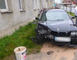 Pijany kierowca bmw spowodował groźny wypadek w Częstochowie na ulicy Warszawskiej. Ranna została pasażerka samochodu