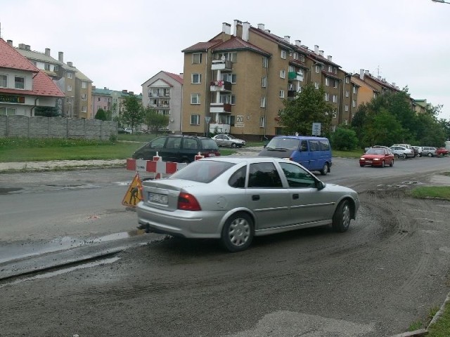 Ulica 11 Listopada w Tarnobrzegu zostaje zamknięta dla ruchu kołowego z powodu naprawy kolektora sanitarnego, który znajduje się na głębokości sześciu metrów pod ziemią.