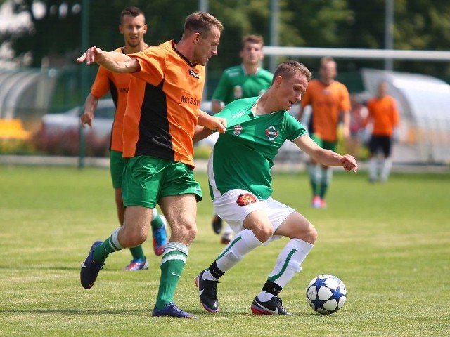 Jakub Chrzanowski (z prawej) zostanie prawdopodobnie w Radomiaku Radom.