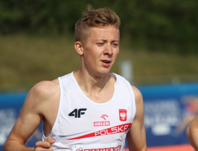 Mateusz Borkowski pewnie zdobył złoty medal na 800 metrów.