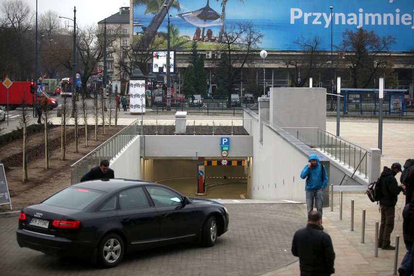 Kraków. Otwarto parking podziemny przy Muzeum Narodowym [ZDJĘCIA, WIDEO]