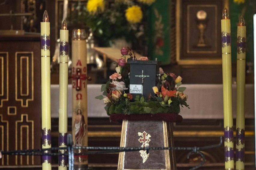 8.11.2021, Kraków: pogrzeb Jerzego Langiera na cmentarzu...