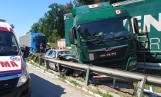Cztery osoby ranne w wypadku na autostradzie A4 pod Strzelcami Opolskimi. Ciężarówka dosłownie zmiotła osobówkę 