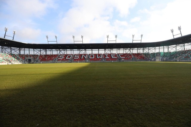 Piłkarze Zagłębia Sosnowiec na nowym stadionie zadebiutują 25 lutego  Zobacz kolejne zdjęcia. Przesuwaj zdjęcia w prawo - naciśnij strzałkę lub przycisk NASTĘPNE