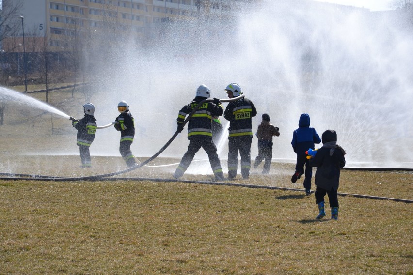 Żorska Bitwa Wodna w Parku Cegielnia ZDJĘCIA Bawiły się dzieci, dorośli i strażacy z OSP Żory