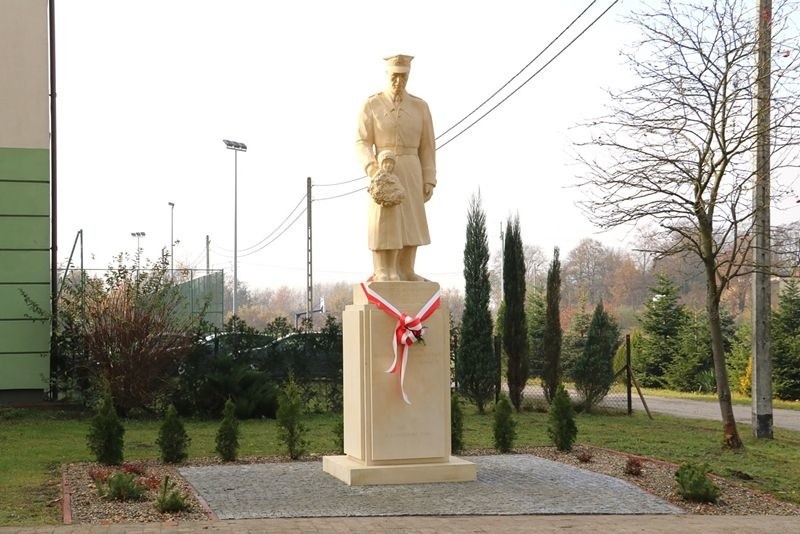 Uroczystość odsłonięcia pomnika w Antoniowie