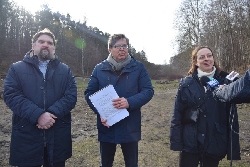 Społecznicy i Platforma Obywatelska chcą uporządkowania terenu po dawnych basenach na Polance Redłowskiej