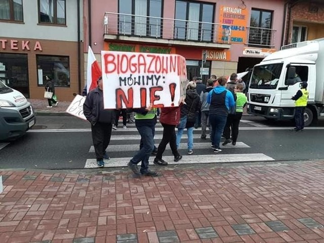 Mieszkańcy gminy Skalbmierz nie ustają w protestach przeciw budowie biogazowni. W piątek kolejna manifestacja