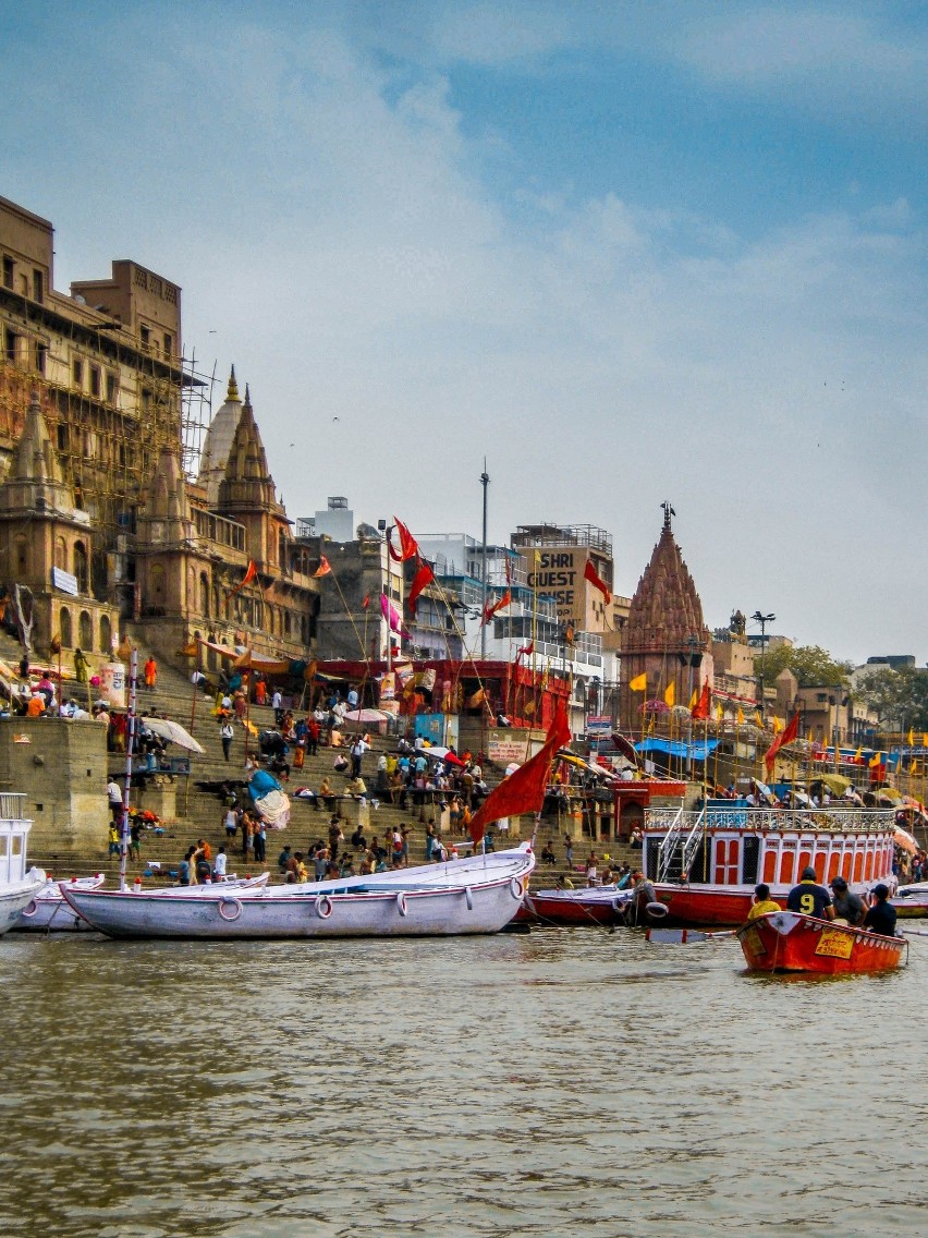 Waranasi to święte miasto dla wyznawców hinduizmu. Tutaj...