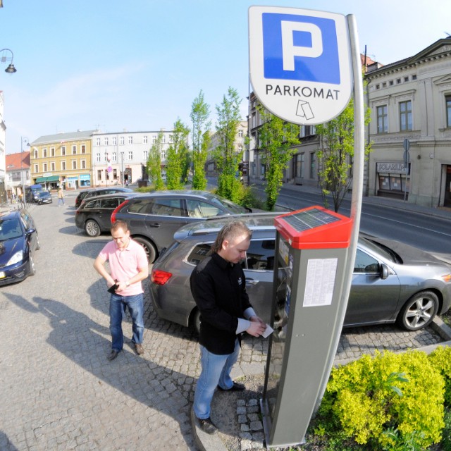 W Strefie Płatnego Parkowania w Bydgoszczy kierowcy parkują zbyt długo. Miasto chce to zmienić