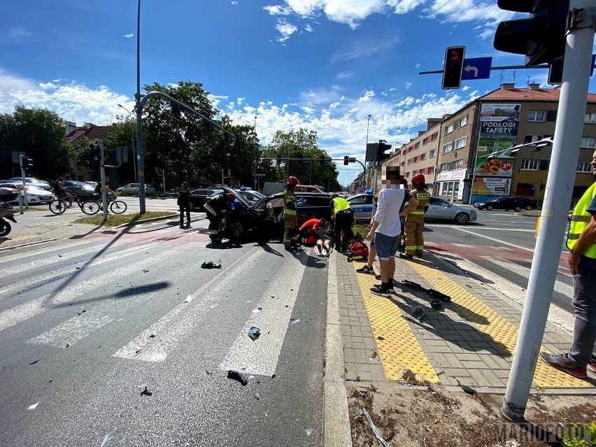 Wypadek w Opolu na skrzyżowaniu Ozimskiej z Plebiscytową. Sprawca był pijany