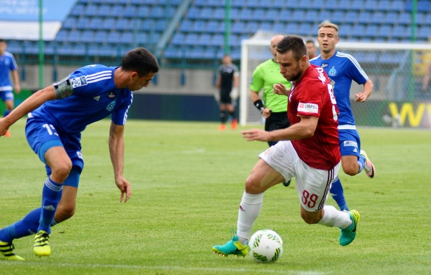 Wisła - Ruch 1-2: "Biała Gwiazda" na dnie tabeli po czwartej porażce z rzędu w ekstraklasie [WIDEO]