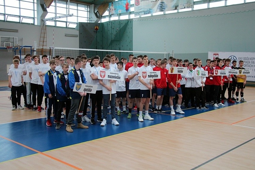 Ogólnopolska Olimpiada Młodzieży: W Skarżysku-Kamiennej rywalizację rozpoczęli siatkarze. Świętokrzyskie już w ćwierćfinale