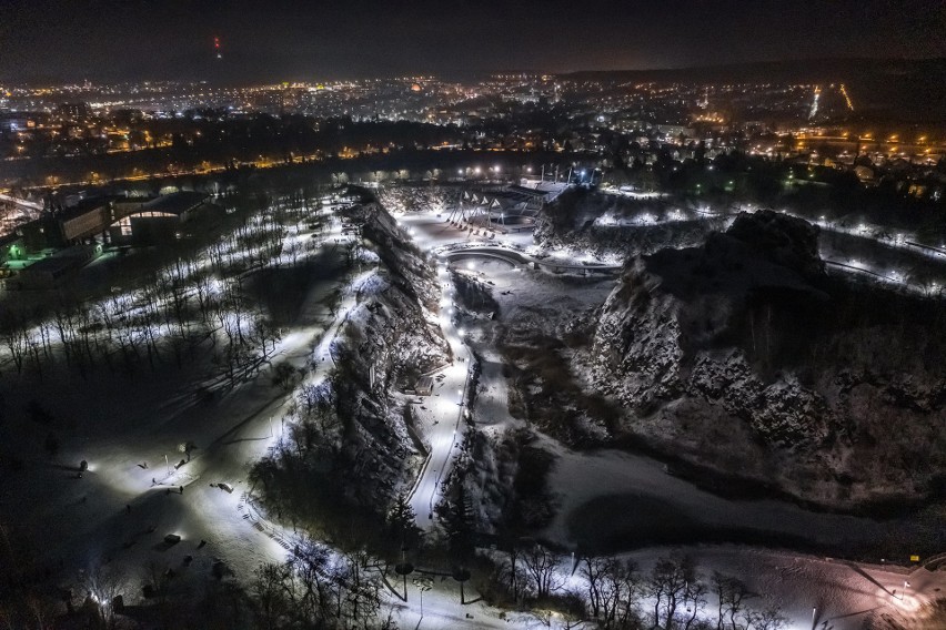 TOP 20 zimowych widoków w Świętokrzyskiem. Zobacz niesamowite ZDJĘCIA Z DRONA!